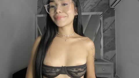 Snapshot of mia_petiteht chatting on June 13, 2026, 8:40 pm mia_petiteht online show from June 13, 2026, 8:40 pm