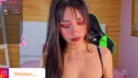 Snapshot of mia_ponce_a chatting on January 15, 2026, 1:05 pm MIA online show from January 15, 2026, 1:05 pm