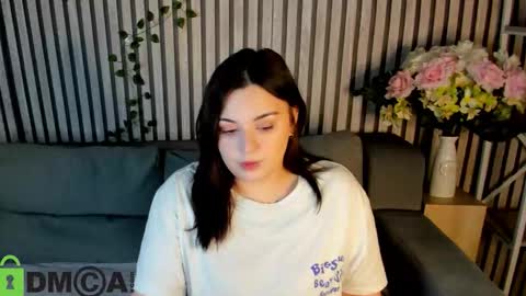 Mia online show from November 5, 2025, 1:16 am