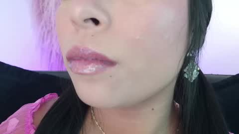 Snapshot of mia_roux1 chatting on May 15, 2026, 9:33 pm Mia online show from May 15, 2026, 9:33 pm