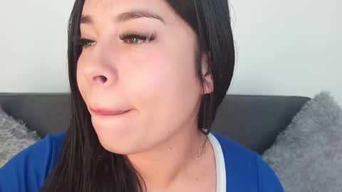 Mia Roux online show from September 15, 2025, 2:50 pm