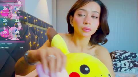 Mia online show from March 10, 2025, 12:37 pm