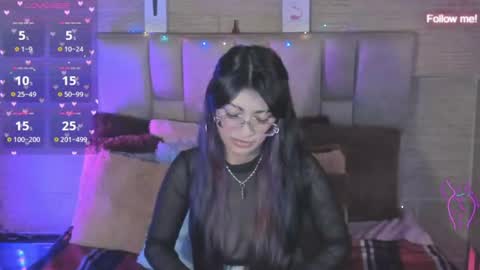 Snapshot of mia_smoke_ chatting on June 25, 2026, 7:24 am Mia online show from June 25, 2026, 7:24 am