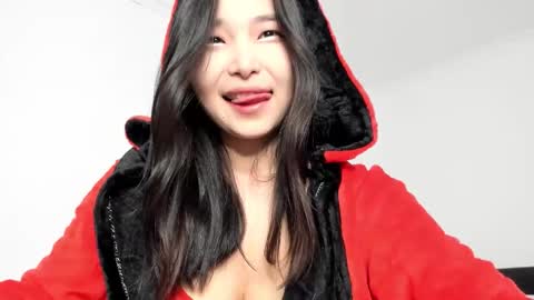  Your Soyun  online show from November 6, 2025, 5:03 pm