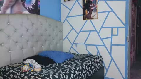 mia_thompson_0 online show from June 26, 2026, 3:05 pm