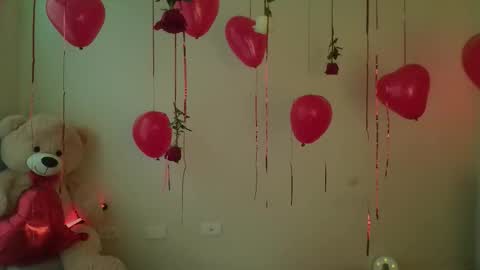 mia_thopsom online show from February 14, 2026, 4:59 pm