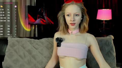 Mia online show from January 24, 2025, 7:28 pm