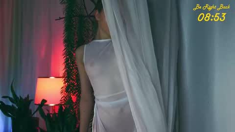 Mia online show from March 21, 2026, 11:26 am