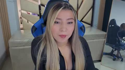 Mia  online show from July 9, 2026, 4:11 pm