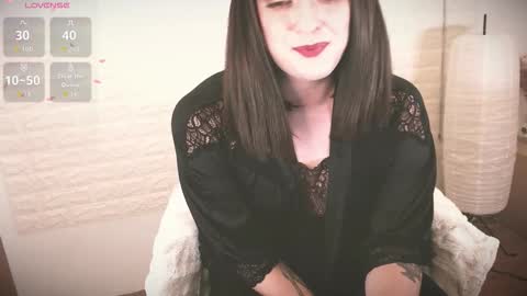 Snapshot of mia_wallase chatting on September 24, 2025, 10:35 pm mia_wallase online show from September 24, 2025, 10:35 pm