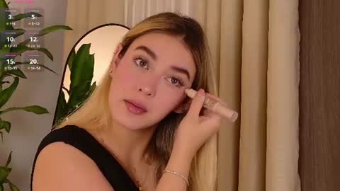Snapshot of mia_white11 chatting on July 16, 2026, 1:28 pm Mia White online show from July 16, 2026, 1:28 pm