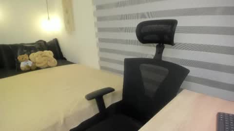 Snapshot of mia_xgray chatting on May 27, 2026, 9:12 pm Mia online show from May 27, 2026, 9:12 pm