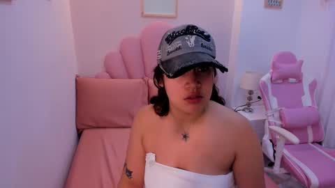 mia_yeager online show from September 22, 2025, 4:36 am