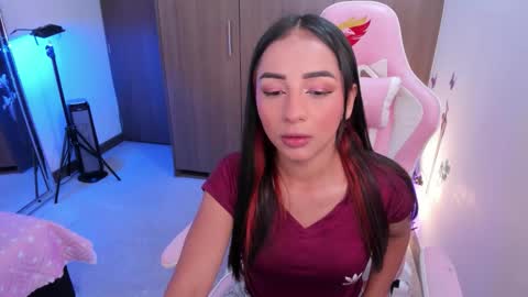 mia  nicolle online show from January 7, 2026, 1:52 am