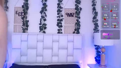 Mia online show from February 25, 2025, 1:06 pm