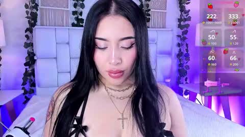 Mia online show from December 5, 2025, 11:41 am