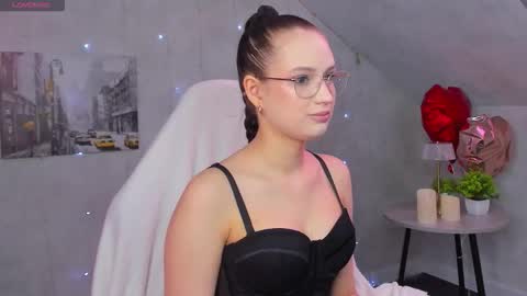 Mia online show from March 7, 2026, 9:17 am