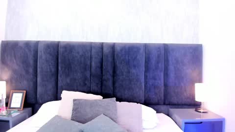 miaa Lind online show from April 10, 2026, 4:39 am