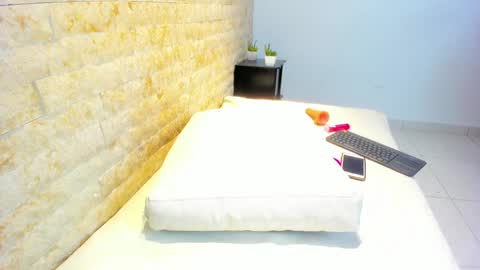 Miaa  online show from December 21, 2024, 7:49 pm