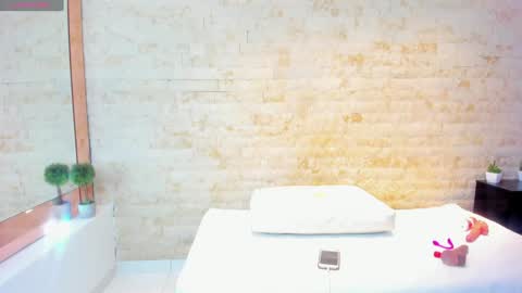 Miaa  online show from January 11, 2025, 9:25 pm