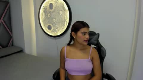 Mia online show from September 30, 2025, 11:59 am