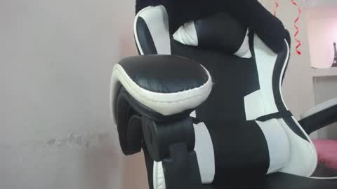       online show from November 16, 2025, 1:17 pm