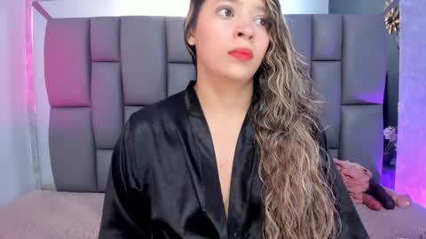 Snapshot of miaabrown__ chatting on February 1, 2025, 12:05 pm Mia online show from February 1, 2025, 12:05 pm