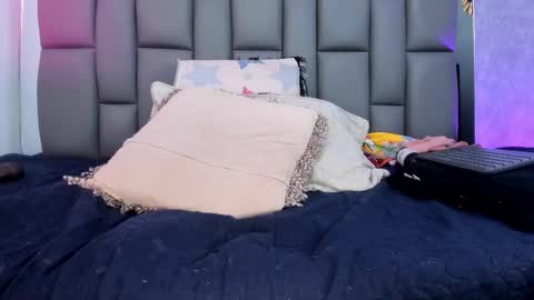 Snapshot of miaabrown__ chatting on February 28, 2025, 3:15 pm Mia online show from February 28, 2025, 3:15 pm