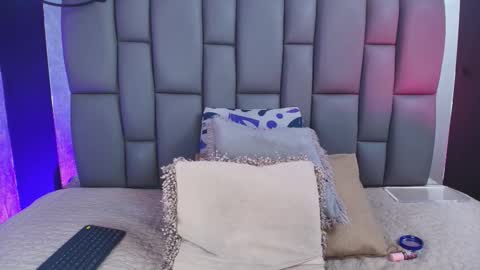 Snapshot of miaabrown__ chatting on September 9, 2025, 12:05 pm Mia online show from September 9, 2025, 12:05 pm