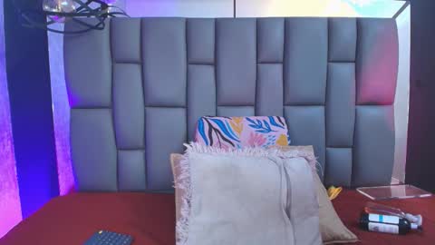 Snapshot of miaabrown__ chatting on September 11, 2025, 12:05 pm Mia online show from September 11, 2025, 12:05 pm