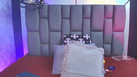 Snapshot of miaabrown__ chatting on September 13, 2025, 12:05 pm Mia online show from September 13, 2025, 12:05 pm