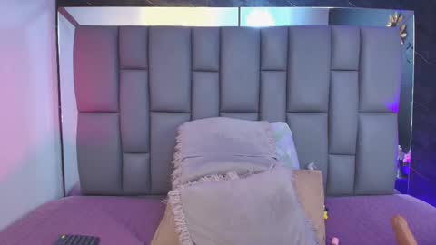 Snapshot of miaabrown__ chatting on September 22, 2025, 12:07 pm Mia online show from September 22, 2025, 12:07 pm