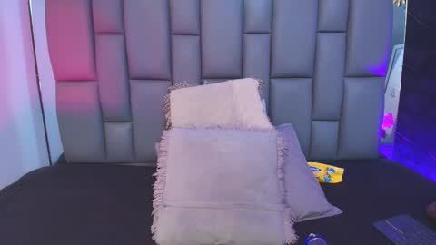 Snapshot of miaabrown__ chatting on October 2, 2025, 12:01 pm Mia online show from October 2, 2025, 12:01 pm