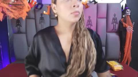 Snapshot of miaabrown__ chatting on October 28, 2025, 12:09 pm Mia online show from October 28, 2025, 12:09 pm