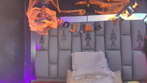 Snapshot of miaabrown__ chatting on November 1, 2025, 12:07 pm Mia online show from November 1, 2025, 12:07 pm