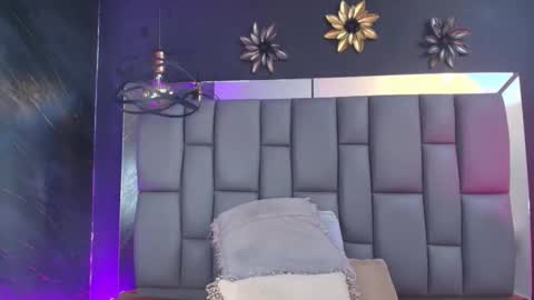 Snapshot of miaabrown__ chatting on November 7, 2025, 12:05 pm Mia online show from November 7, 2025, 12:05 pm