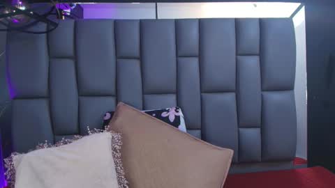 Snapshot of miaabrown__ chatting on November 8, 2025, 12:05 pm Mia online show from November 8, 2025, 12:05 pm