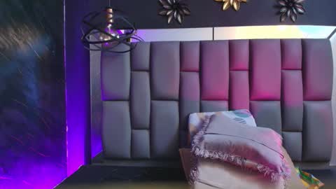 Snapshot of miaabrown__ chatting on November 11, 2025, 12:05 pm Mia online show from November 11, 2025, 12:05 pm