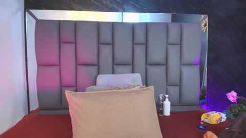 Snapshot of miaabrown__ chatting on November 14, 2025, 12:04 pm Mia online show from November 14, 2025, 12:04 pm