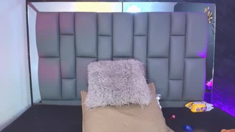 Snapshot of miaabrown__ chatting on November 18, 2025, 12:09 pm Mia online show from November 18, 2025, 12:09 pm