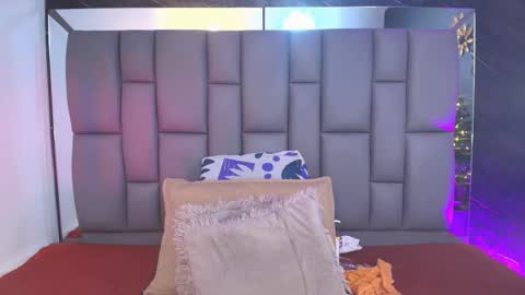 Snapshot of miaabrown__ chatting on November 27, 2025, 12:07 pm Mia online show from November 27, 2025, 12:07 pm