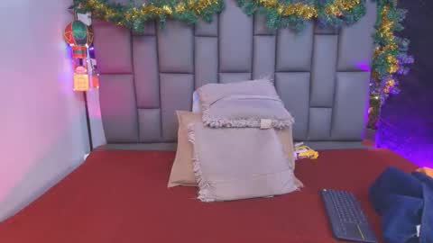 Snapshot of miaabrown__ chatting on November 29, 2025, 12:08 pm Mia online show from November 29, 2025, 12:08 pm