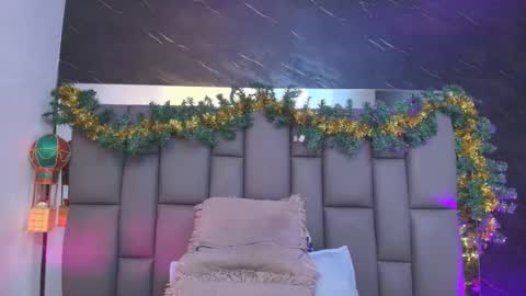 Snapshot of miaabrown__ chatting on December 2, 2025, 12:10 pm Mia online show from December 2, 2025, 12:10 pm