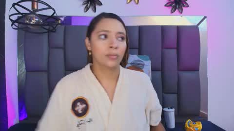 Mia online show from January 11, 2026, 12:10 pm