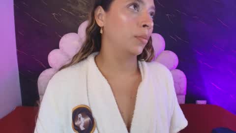 Mia online show from May 19, 2026, 12:11 pm