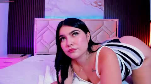 Miaa Farrel online show from September 9, 2025, 7:35 pm