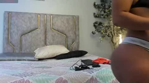 Snapshot of miaakittyy chatting on June 20, 2026, 12:08 pm miaakittyy online show from June 20, 2026, 12:08 pm