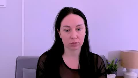 Mia online show from May 13, 2026, 3:20 pm