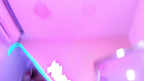 Mia online show from February 23, 2025, 3:40 pm