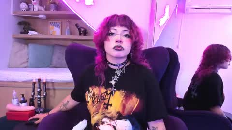 Mia online show from March 7, 2025, 12:34 pm